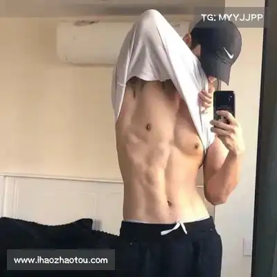 薄霜凤